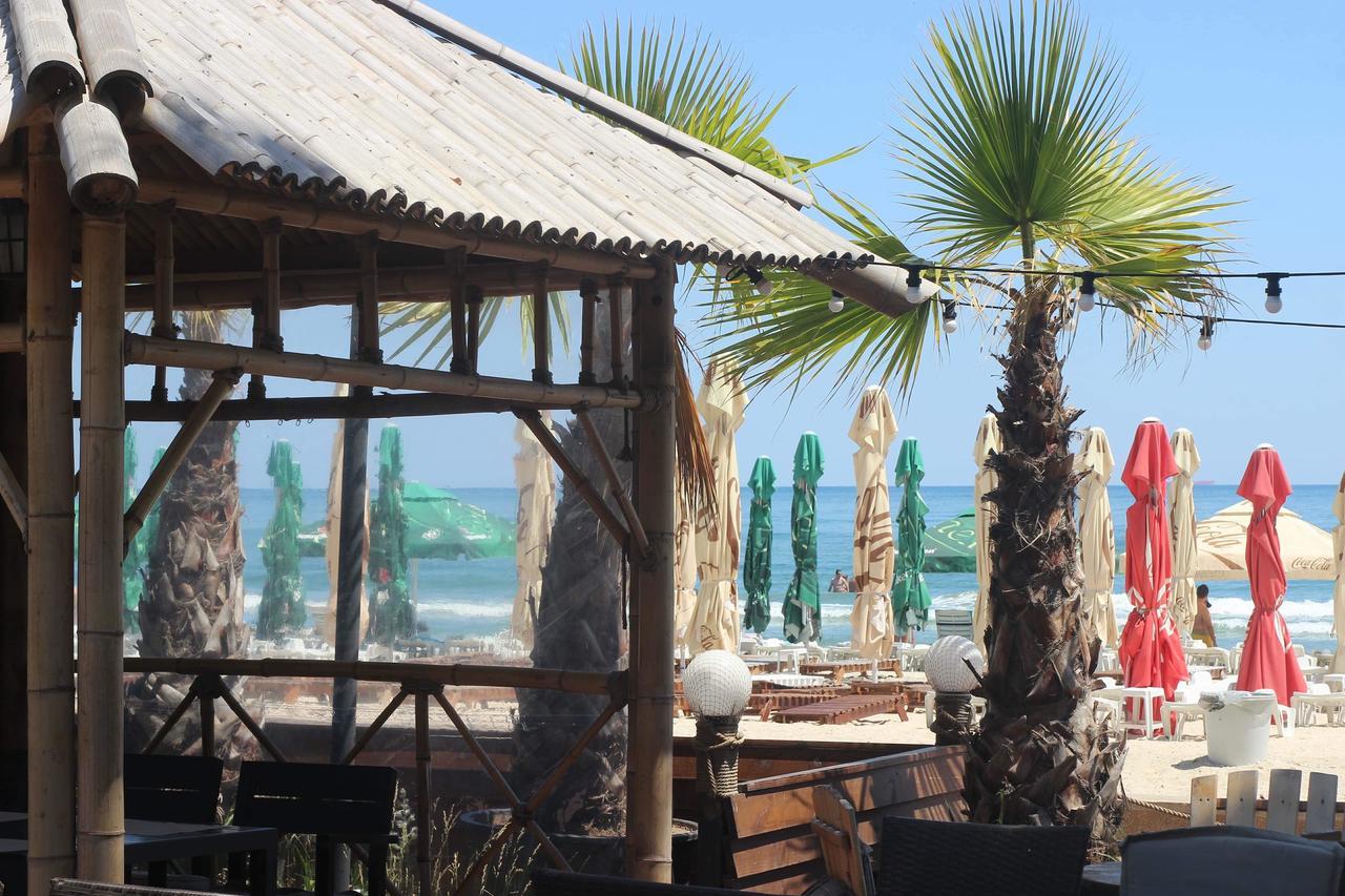 Pirates Resort Mamaia Exterior photo